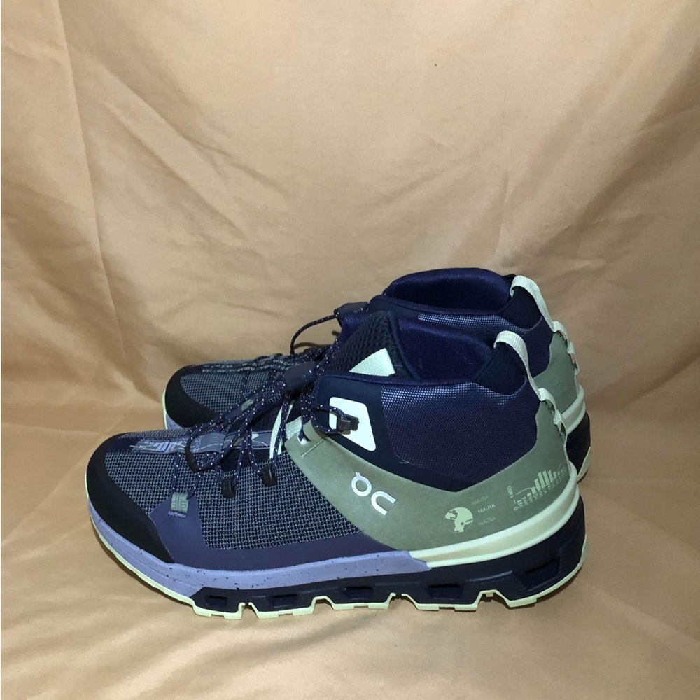 On Cloudtrax Water Repellent Hiking Shoe - Picture 12 of 14